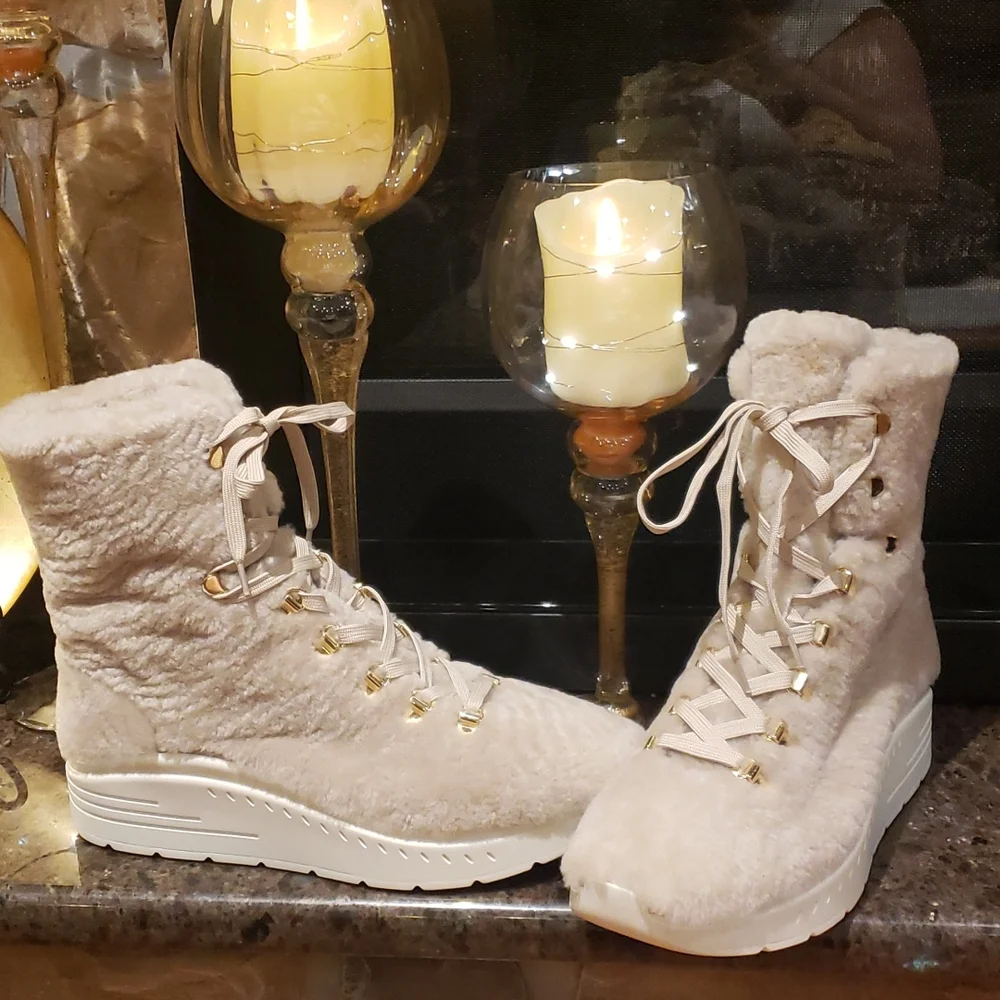 NWT 9.5 STUART WEITZMAN McKenzee BEIGE BOOTS - Picture 8 of 12